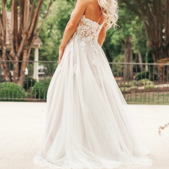 Wedding Dress - Picture 4 of 4